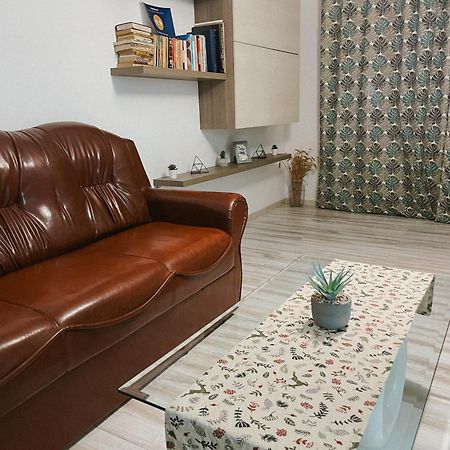 Good Vibes Apartment คัมพูลุง โมลโดเวเนสค์ ภายนอก รูปภาพ