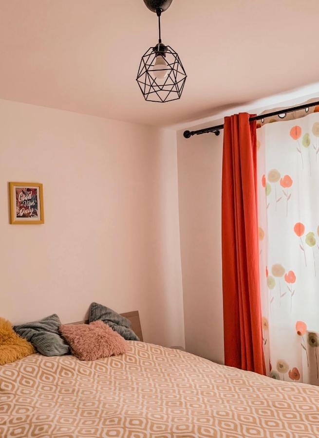 Good Vibes Apartment คัมพูลุง โมลโดเวเนสค์ ภายนอก รูปภาพ