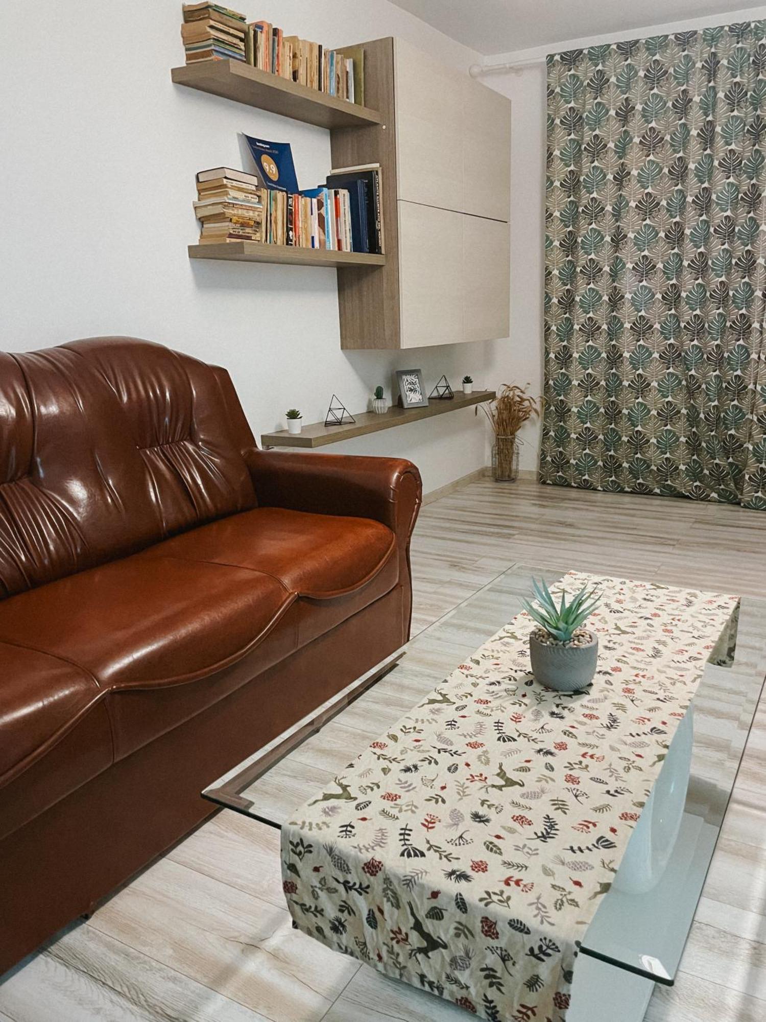 Good Vibes Apartment คัมพูลุง โมลโดเวเนสค์ ภายนอก รูปภาพ