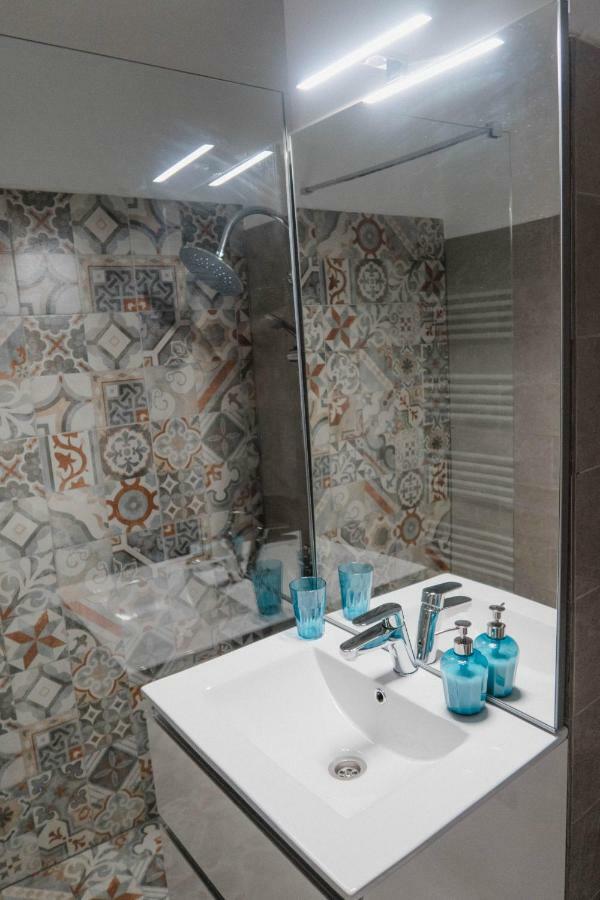 Good Vibes Apartment คัมพูลุง โมลโดเวเนสค์ ภายนอก รูปภาพ